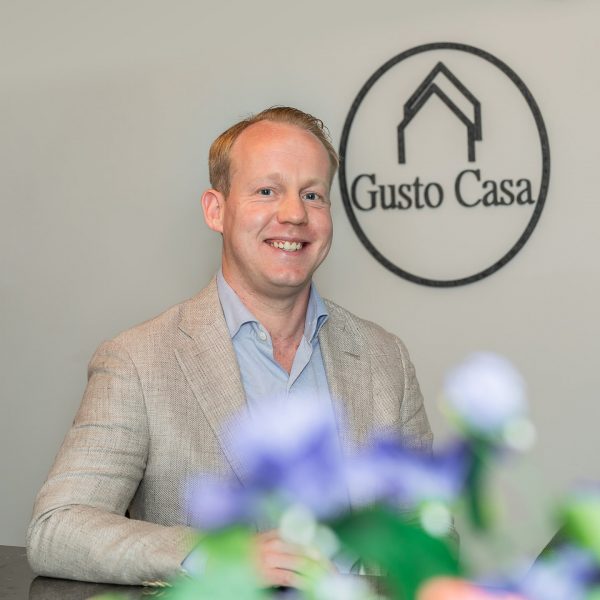 Makelaar Utrecht, Gusto Casa &#8211; Makelaar &#038; Taxateur &#8211; De makelaar die letterlijk alles uit de kast haalt, Makelaar in Utrecht